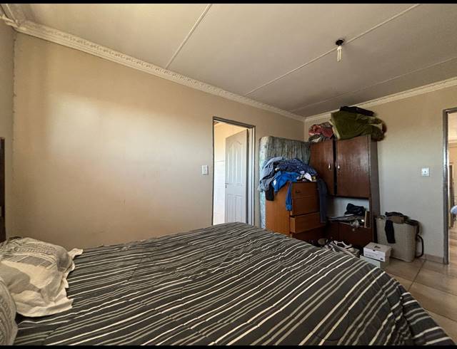 4 BEDROOM HOUSE FOR SALE IN GOLDEN GARDENS